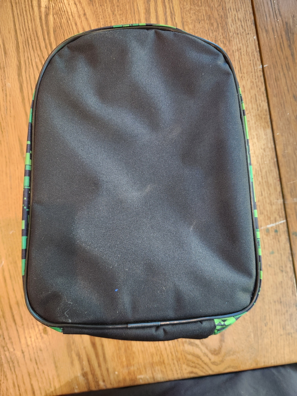 Minecraft Mini Lunch Box with Creeper Graphic - Black & Green - Picture 2 of 5